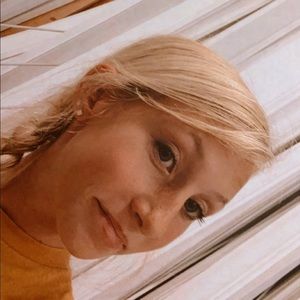 Meet your Posher, Ella